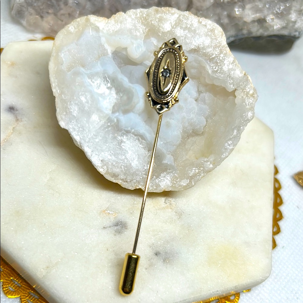 Vintage Avon Gold Hat Pin 25$